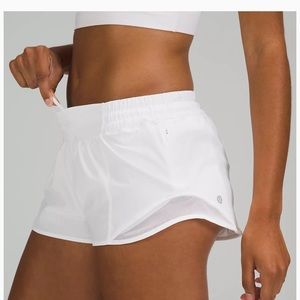 Lululemon Hotty Hot Low Rise Short 2.5”